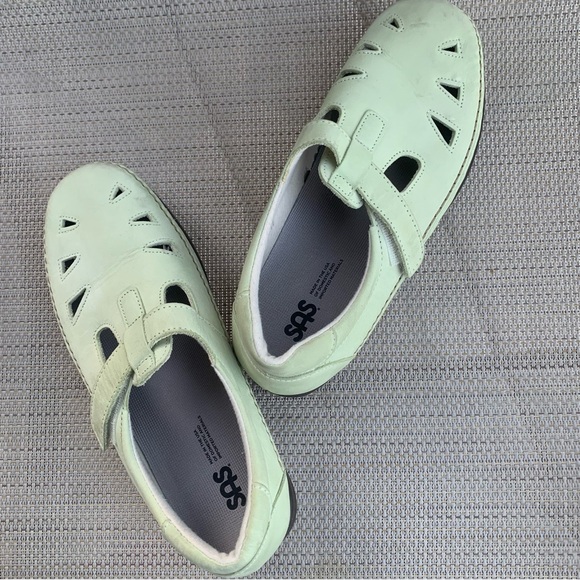 SAS Pistachio Roamer Slip-on VelClosure Size 8WW With Breathable Cut-outside - Picture 9 of 14